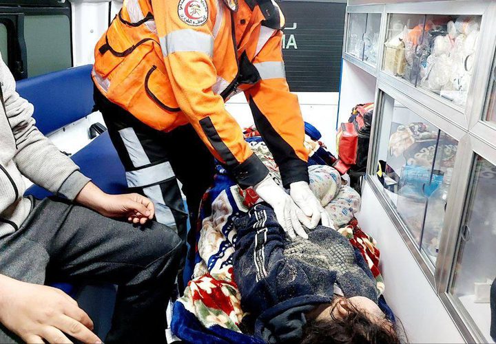 الدفاع المدني: انتشلنا شهداء ومصابين وعالقين من تحت أنقاض منزل عائلة أبو عنزة بحي السلام شرق رفح، نتيجة استهدافه من طائرات الاحتلال ليلة أمس.