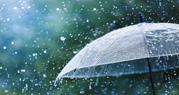الطقس: انخفاض ملموس على الحرارة وسقوط أمطار متفرقة