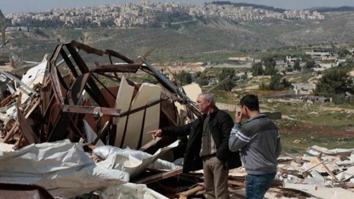 مستوطنون يهدمون غرفة زراعية في قصرة جنوب نابلس