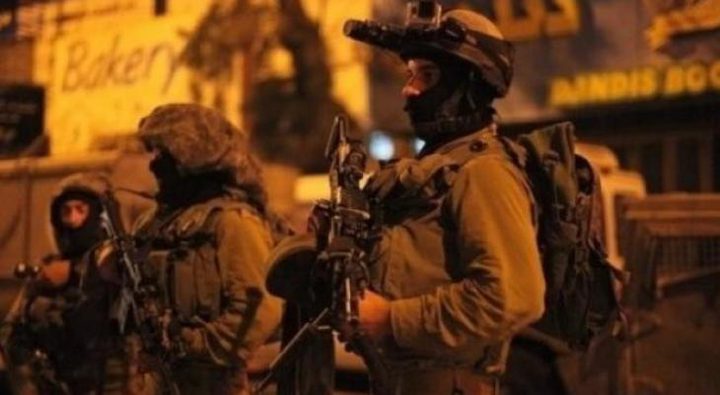الاحتلال يعتدي على شبان في البلدة القديمة من الخليل