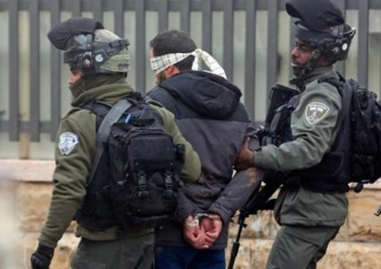 الاحتلال يعتقل شابا من طمون أثناء عودته من الأردن