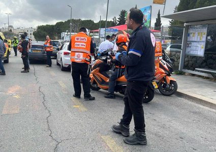 الاحتلال يزعم إصابة إسرائيلي بعملية طعن في القدس واعتقال المنفذ