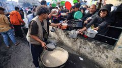 استشهاد طفل ومسن نتيجة سوء التغذية والجفاف في قطاع غزة