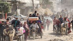 مشاهد الدمار في خانيونس بعد انسحاب الدبابات الاسرائيلية من قلب المدينة