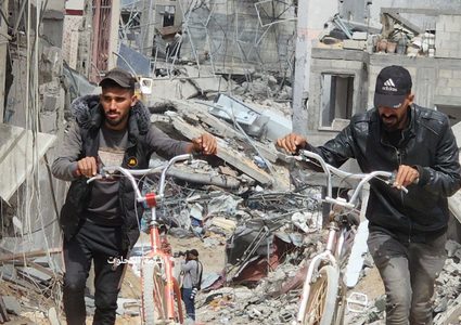 مشاهد الدمار في خانيونس بعد انسحاب الدبابات الاسرائيلية من قلب المدينة