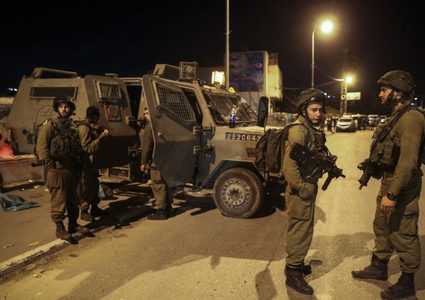 الاحتلال يعتقل شابا من طمون قرب حاجز الحمرا العسكري