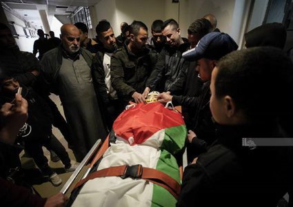 من وداع الشهيد نور الدين إبراهيم ياسين (18 عاما) من قرية دير أبو ضعيف شمال شرق جنين