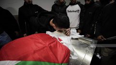 من وداع الشهيد نور الدين إبراهيم ياسين (18 عاما) من قرية دير أبو ضعيف شمال شرق جنين