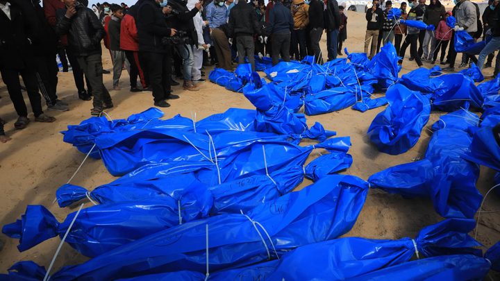 الاحتلال يسلّم جثامين 47 شهيدا سرقها من مناطق متفرقة في قطاع غزة