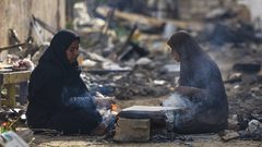 عشية يوم المرأة:  9 آلاف أنثى استُشهدن منذ بدء العدوان على قطاع غزة