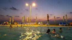 إسرائيل تحول قطاع غزة من "صندوق خبز" يطعم أوروبا إلى بقعة مدمرة تعاني المجاعة