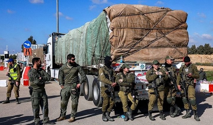بريطانيا: نحتاج ٥٠٠ شاحنة يوميا لإطعام المدنيين في غزة