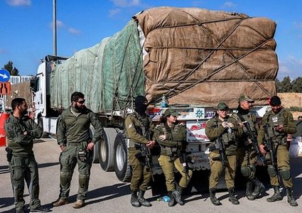 بريطانيا: نحتاج ٥٠٠ شاحنة يوميا لإطعام المدنيين في غزة