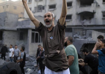 مواطنون من غزة: نريد وقف قتلنا قبل الحديث عن ممرات بحرية