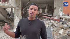 متطوعون ينتشلون الجثث من تحت الانقاض بامكانيات بسيطة