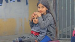 المواطنون يواجهون حرب التجويع في مخيم حباليا المحاصر