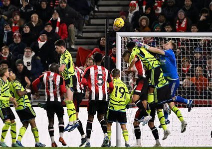 أرسنال يخطف الفوز على برنتفورد بهدف قاتل وينتزع صدارة الدوري الإنجليزي