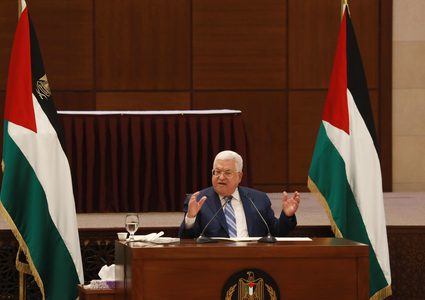 مستشار الرئيس عباس: الحكومة الفلسطينية المقبلة ستتكون من مستقلين وخبراء