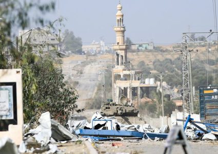 شهداء وجرحى في  قصف الاحتلال منازل في مخيم النصيرات وسط القطاع