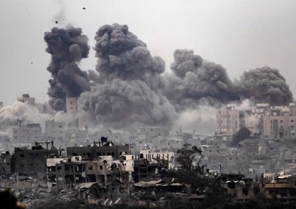 شهداء وجرحى في غارات عنيفة وأحزمة نارية في اليوم الـ156 للعدوان على غزة