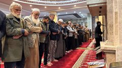 جانب من أداء صلاة التراويح من داخل مساجد مدينة رفح في ظل الحرب و الدمار على غزة