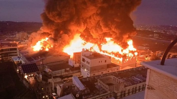 الشرطة والدفاع المدني: حريق مصنع "رويال" مفتعل وتم الاشتباه بعدد من الأشخاص