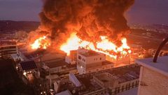 الشرطة والدفاع المدني: حريق مصنع "رويال" مفتعل وتم الاشتباه بعدد من الأشخاص