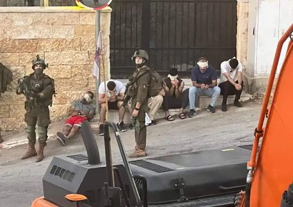 الاحتلال يعتقل 25 مواطنا من الضفة