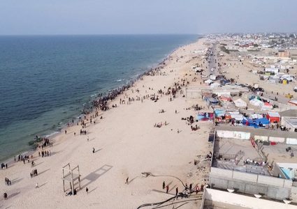 تزويد قطاع غزة بالمساعدات عبر الميناء العائم يواجه عقبات لوجستية صعبة