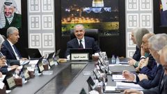 حكومة اشتية المستقيلة تصرف 6 آلاف دولار بدل سكن لكل وزير