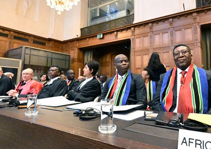 جنوب أفريقيا: الاحتلال لا ينفذ قرارات “العدل الدولية” لمنع الإبادة في غزة