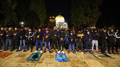 35 ألفا يؤدون صلاتي العشاء والتراويح في المسجد الأقصى رغم إجراءات الاحتلال