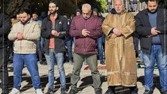 آلاف المصلين يؤدّون صلاة العشاء والتراويح في رحاب الأقصى ليلة رمضان