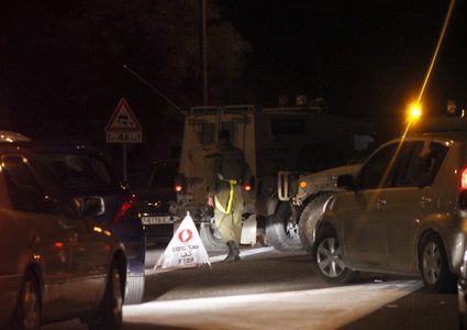 الاحتلال يعتقل شابا من جنين عند حاجز عسكري قرب قلقيلية