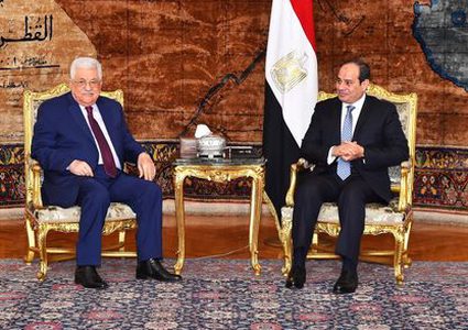 اتصال هاتفي بين الرئيس ونظيره المصري