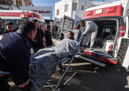 شهادات الأطباء والمسعفين في خان يونس: الجنود ضربونا وأهانونا أثناء الاعتقال