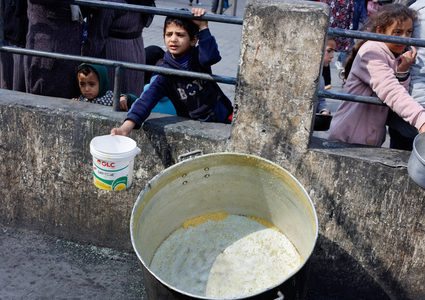 برنامج الأغذية العالمي: وصول أول قافلة مساعدات غذائية إلى شمال قطاع غزة منذ شهر