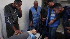 "الأونروا" تعلن استشهاد أحد موظفيها في غارة إسرائيلية على أكبر مستودعاتها في رفح