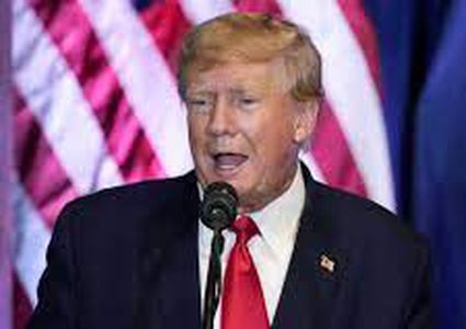 قاض يبرئ ترمب من بعض التهم في قضية التدخل بانتخابات جورجيا