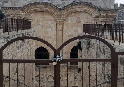 الخارجية الفلسطينية تدين إقامة الاحتلال حواجز حديدية على أبواب للمسجد الأقصى