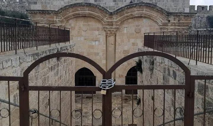 الخارجية الفلسطينية تدين إقامة الاحتلال حواجز حديدية على أبواب للمسجد الأقصى