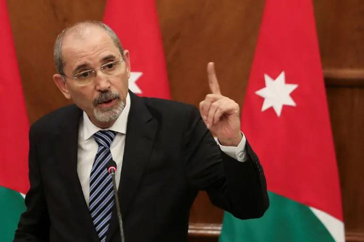 وزير الخارجية الأردني: منع إسرائيل دخول الدواء والغذاء إلى غزة "جريمة حرب"