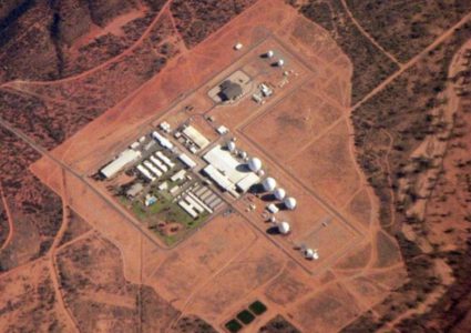 "ديكلاسيفايد": لندن ترفض الكشف عن استخدام الطائرات الإسرائيلية لقاعدتها في قبرص