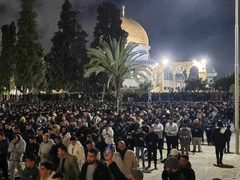 90 ألف مصل أدوا صلاتي العشاء والتراويح في المسجد الأقصى المبارك.