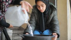 إفطار وسحور "مغمس بالرعب والموت" في مواصي خان يونس بقطاع غزة