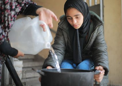 إفطار وسحور "مغمس بالرعب والموت" في مواصي خان يونس بقطاع غزة