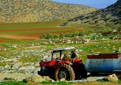 مصرع مواطن إثر انقلاب جرار زراعي غرب بيت لحم