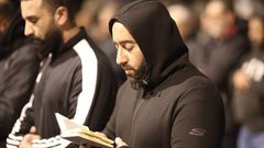 بالصور| الآلاف يؤدون صلاتي العشاء والتراويح في المسجد الأقصى المبارك.