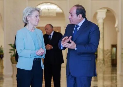 الرئيس المصري يؤكد لرئيسة المفوضية الأوروبية ضرورة وقف إطلاق النار في غزة
