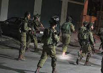 حملة اعتقالات ومداهمات طالت مدن متفرقه من الضفه